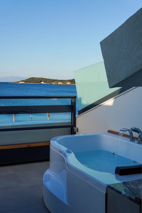 Deluxe Double Room, Sea View | Terrace/patio