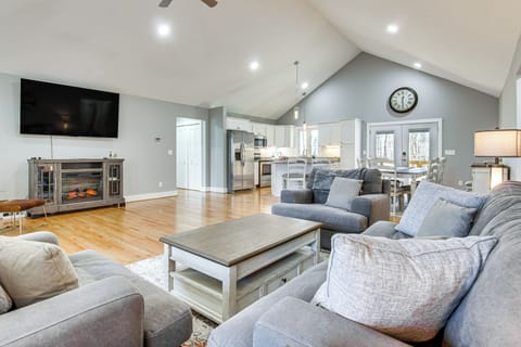 House (3 Bedrooms) | Front of property