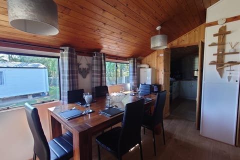 Cabin | Dining
