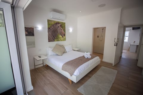 Deluxe Double Room, Non Smoking | Premium bedding, free WiFi, bed sheets