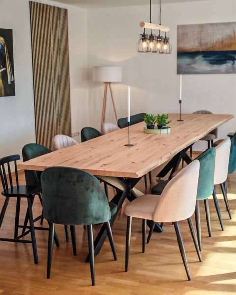 97e27dd6-4c16-4256-a3e0-4981db8df32c