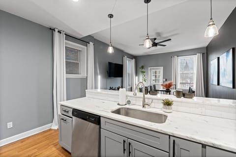 House, Multiple Beds, Patio, City View | Private kitchen | Fridge, microwave, oven, stovetop
