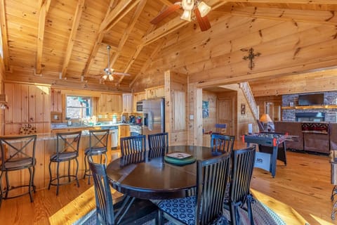 Seating at the Dining Table and Kitchen Bar