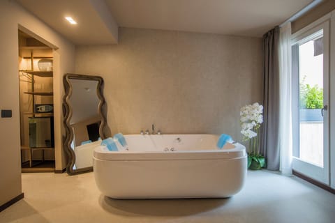 Luxury Suite, City View | In-room safe, free WiFi