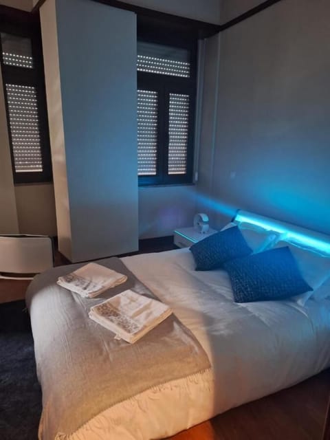 Deluxe Suite, City View | Soundproofing, iron/ironing board, free WiFi, bed sheets