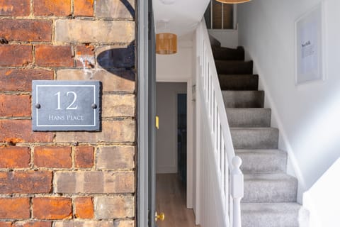 Welcome to 12 Hans Place