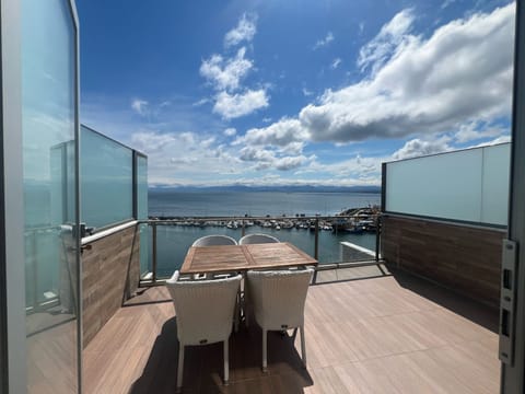 Suite | Balcony