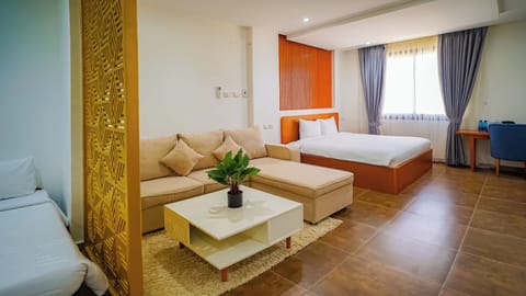 Family Suite, Non Smoking | In-room safe, desk, laptop workspace, soundproofing