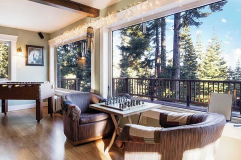 House, Multiple Beds, Hot Tub, Mountain View (Carnelian Bay Getaway) | Game room