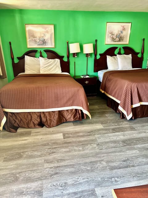 Room, 2 Bedrooms | Desk, rollaway beds, free WiFi, bed sheets