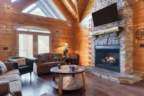 House (6 Bedrooms) | Interior