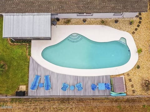 03befb1e-03a4-4724-a220-91898803c850