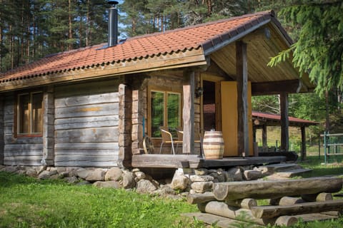 Comfort Cottage, River View | Individually decorated, individually furnished