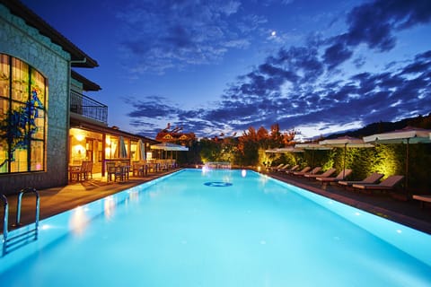 Breakfast, lunch, dinner served; Turkish cuisine 