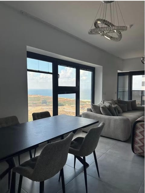 Apartment, 4 Bedrooms, Beachside | Living area