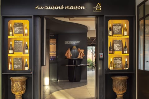 Breakfast and dinner served, French cuisine