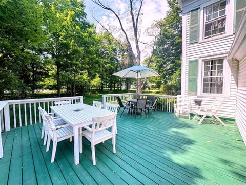 Host Unforgettable Gatherings on the Back Deck with Seating for Everyone