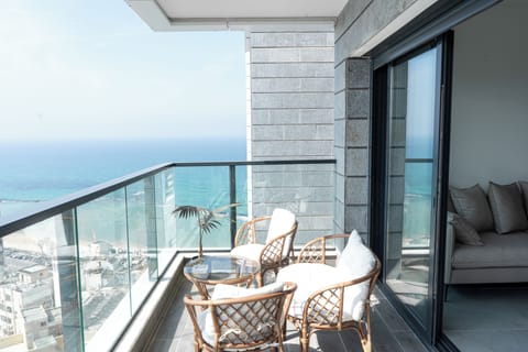 Apartment, 4 Bedrooms, Air conditioning, Ocean View | Terrace/patio