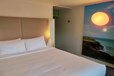 Standard Room, 1 Double Bed | Premium bedding, desk, laptop workspace, iron/ironing board