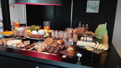 Breakfast and dinner served, French cuisine