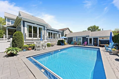 Gorgeous Heated Pool & Pool House!