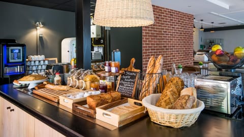 Daily buffet breakfast for a fee