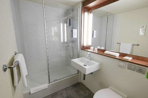 Standard Room, 1 Double Bed (Junior Bed up to 10 years) | Bathroom | Eco-friendly toiletries, hair dryer, towels