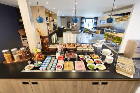 Daily buffet breakfast (EUR 13.90 per person)