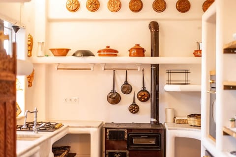 House | 1 bedroom, desk, soundproofing