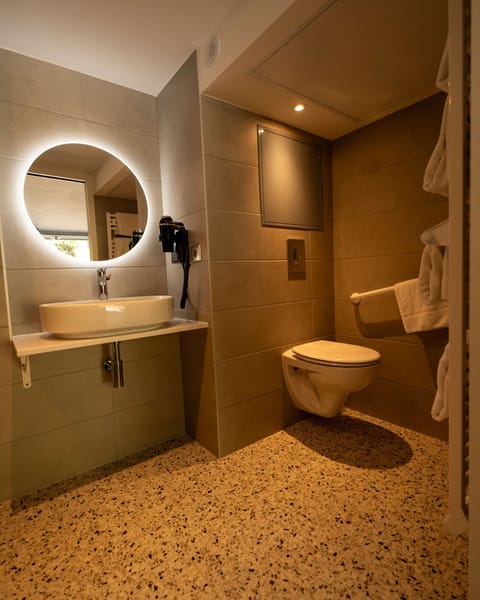 Premium bedding, in-room safe, individually decorated, desk