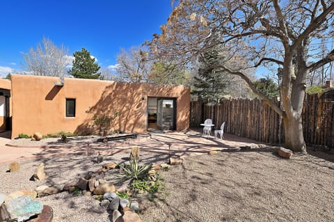 Casita Suenos - front patio