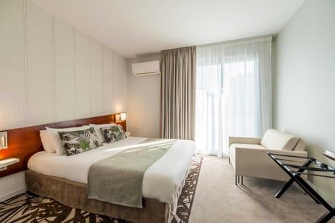 Superior Triple Room, Courtyard View | 1 bedroom, premium bedding, minibar, in-room safe