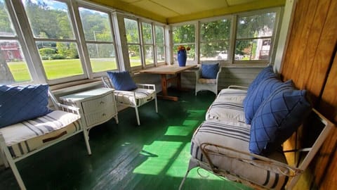 House, Private Bathroom, Courtyard View (Equinunk) | Terrace/patio
