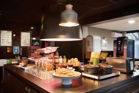 Daily buffet breakfast (EUR 15.00 per person)