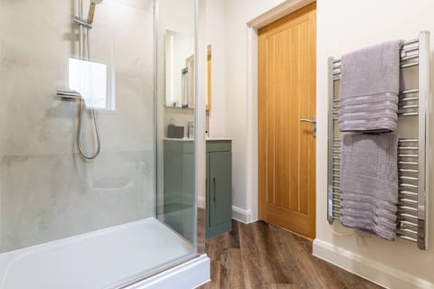 Studio, Multiple Bedrooms | Bathroom