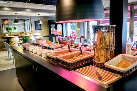 Daily buffet breakfast for a fee