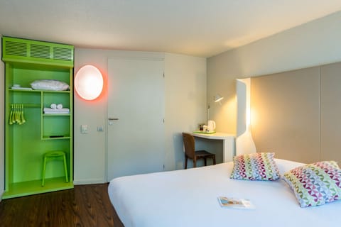 Standard Room, 1 Double Bed | Premium bedding, desk, soundproofing, iron/ironing board