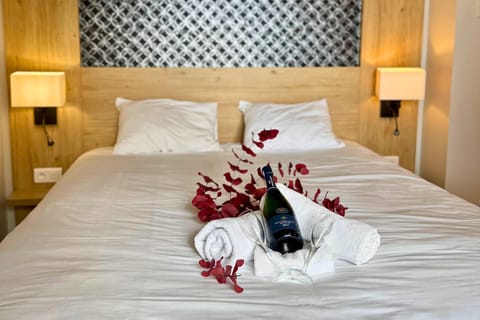 In-room safe, desk, blackout drapes, soundproofing