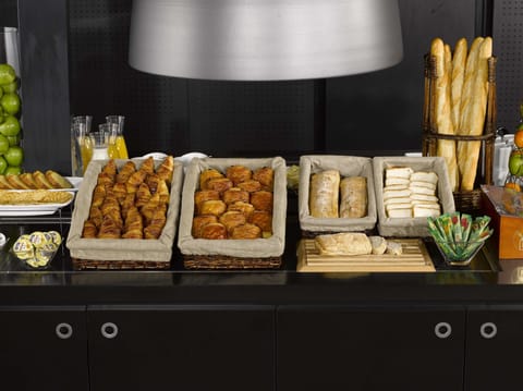 Daily buffet breakfast for a fee