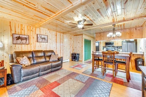 Estes Park Vacation Rental | 2BR | 2BA | 1,024 Sq Ft | 1 Step to Enter
