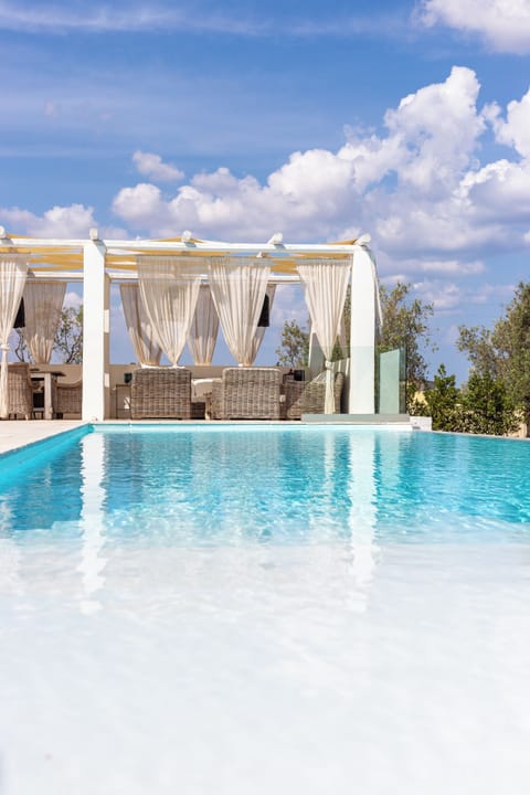 Indoor pool, seasonal outdoor pool