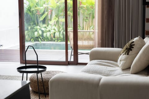 Deluxe Villa, 2 Bedrooms, Kitchen | Living area | 42-inch Smart TV with cable channels