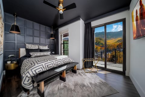 Features a cozy queen-size bed with premium linens and plush pillows, providing a restful retreat. Enjoy smart TV entertainment, ample storage, and a calming ambiance for a perfect night’s sleep.