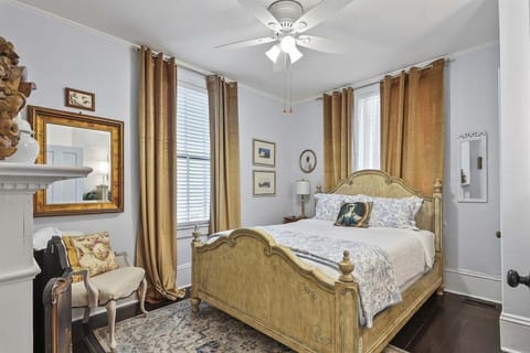 The Venetian Room: Elegant charm and bright sunlight invite restful nights in Savannah.