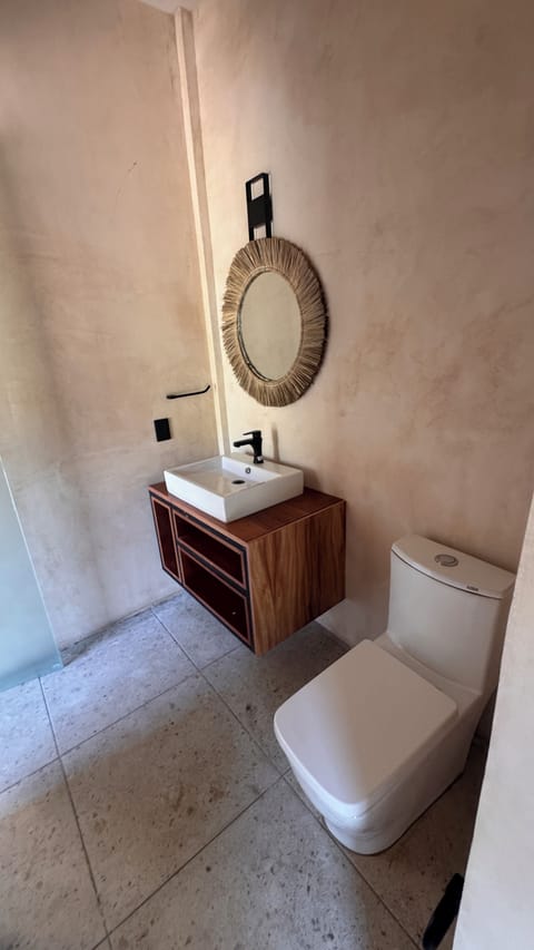 Suite | Bathroom | Shower, towels