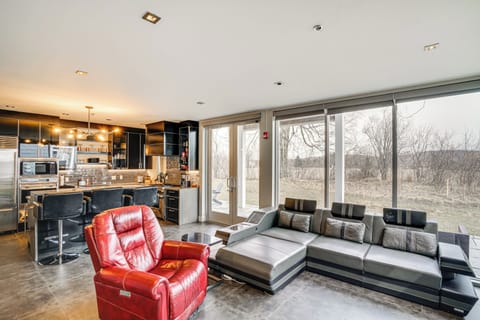 Elkhart Lake Vacation Rental | 3BR | 2.5BA | 3,000 Sq Ft | Step-Free Entry