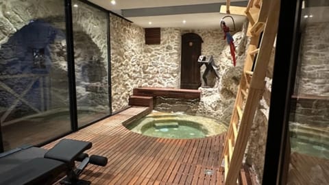 Indoor spa tub