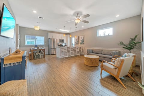 Open layout. (The Blue Crab)