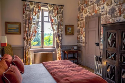 Les Coraux | Individually decorated, individually furnished, desk, laptop workspace