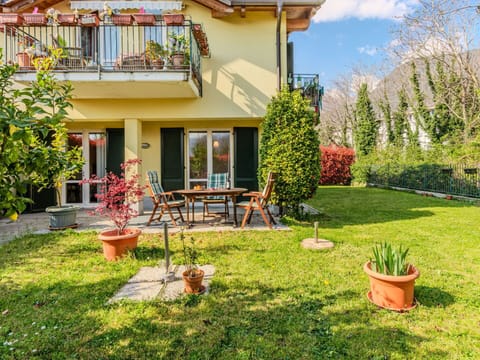 Shrub, House, Residential Area, Home, Garden, Land Lot, Lawn, Groundcover, Yard